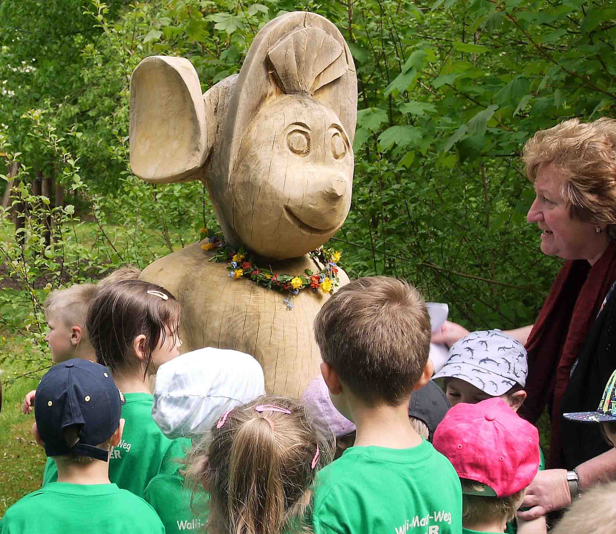 walli skulptur beschnitt k